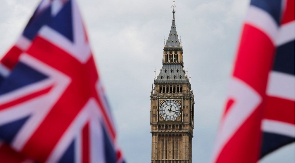 Britaniya Rusiya neft məhsullarının idxalına qadağa qoyub