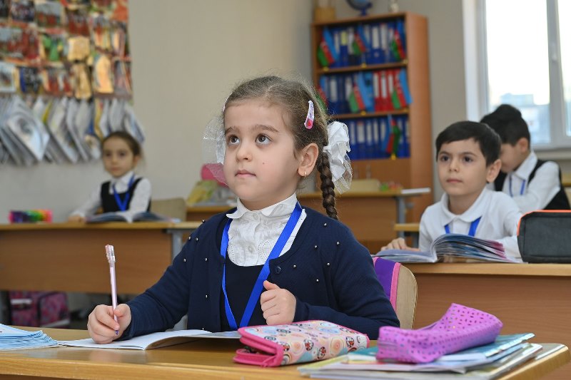 Birinci sinfə üzrlü səbəbdən gecikən uşaqların qəbulu başa çatıb