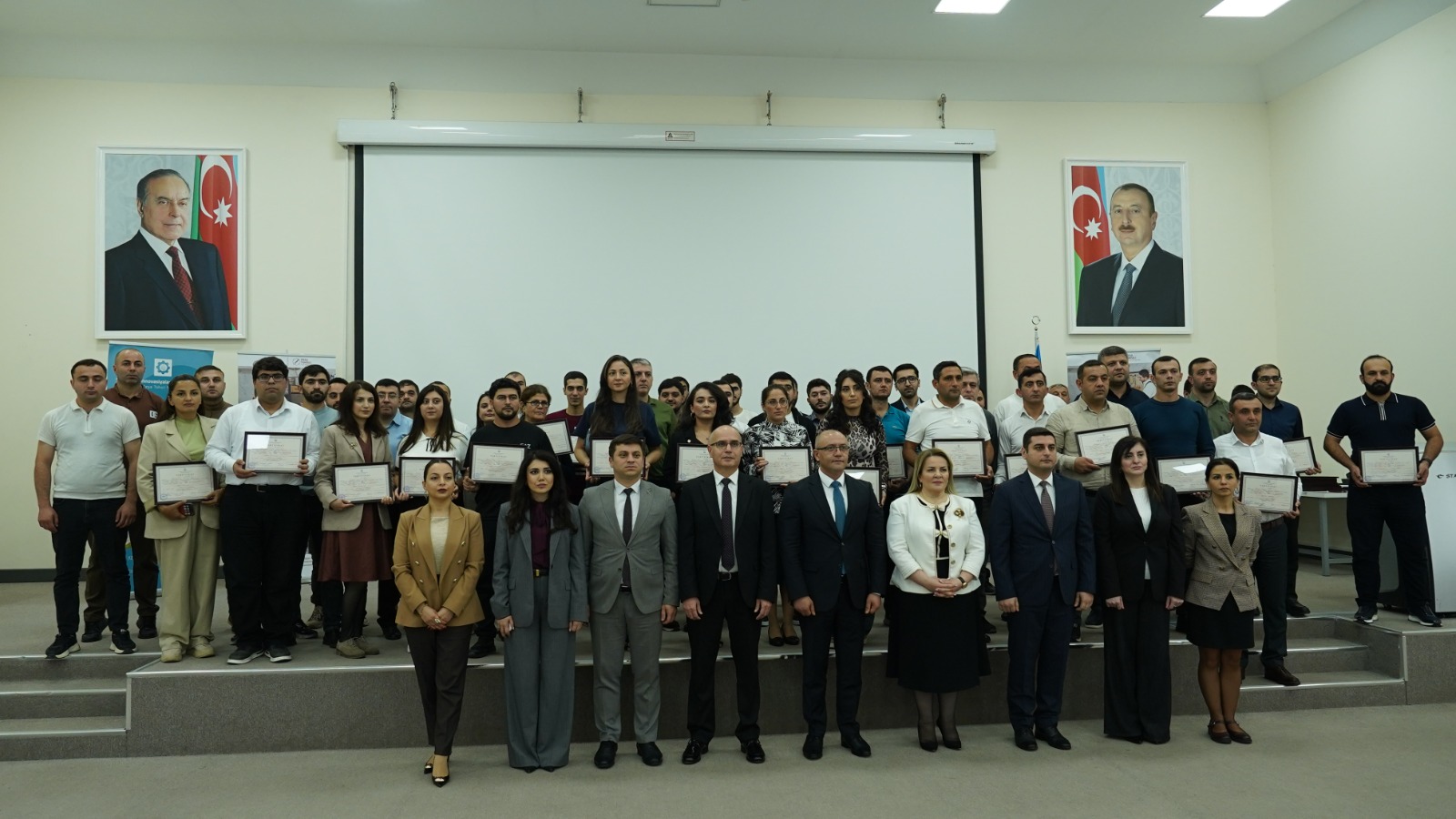  Qısamüddətli təlimləri bitirmiş müdavimlərə sertifikat təqdim olunub