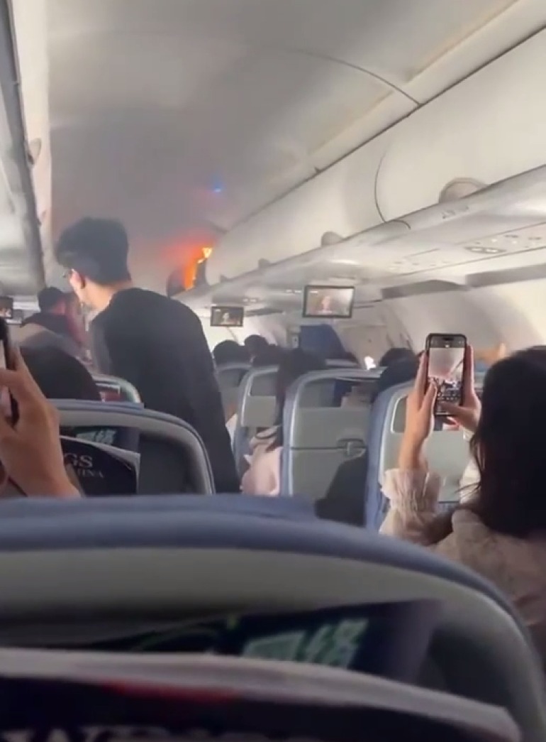 Çinin "Airbus A321" təyyarəsində uçuş zamanı yanğın baş verib