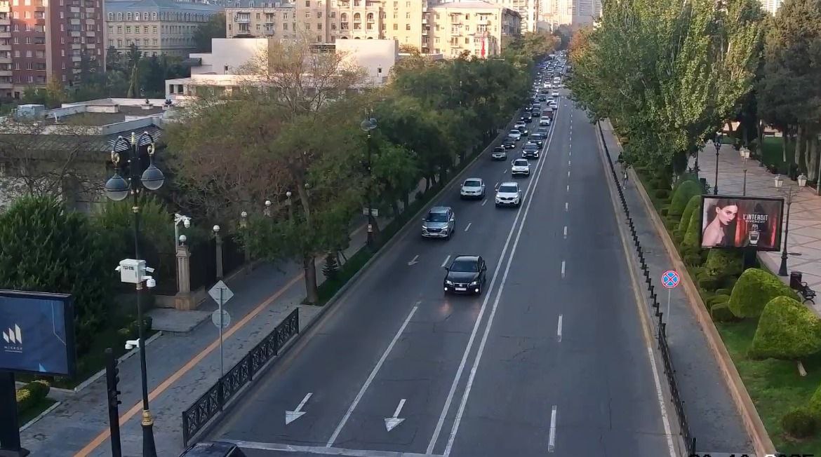 Bakıda hazırda sıxlıq müşahidə olunan yollar açıqlanıb 