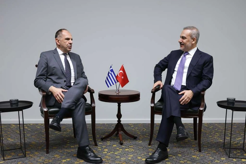 Hakan Fidan yunanıstanlı həmkarı ilə görüşüb