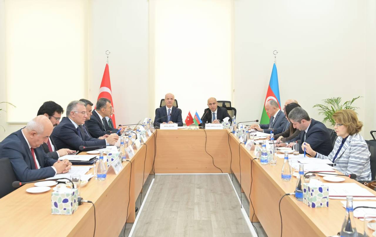 Türkiyə-Azərbaycan Universitetinin inkişafı müzakirə olunub