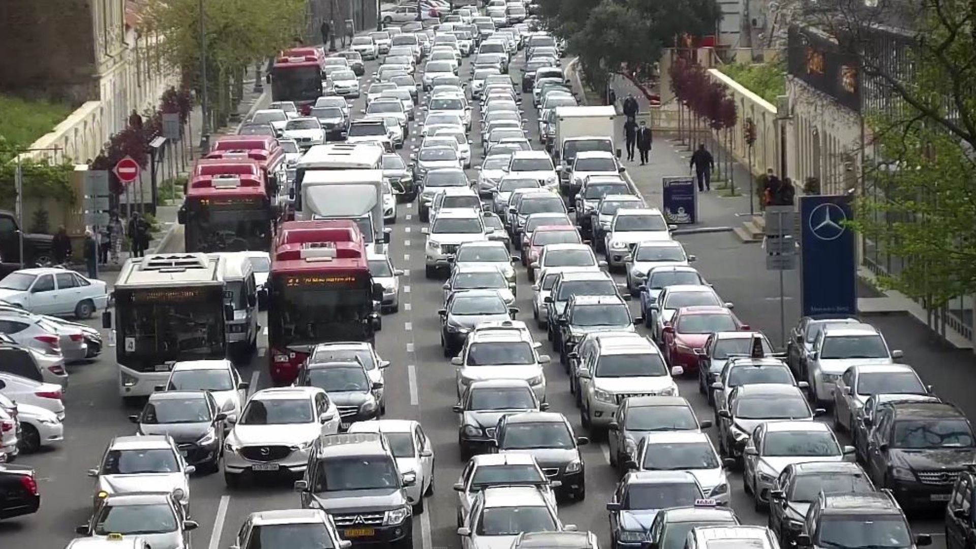 Hazırda Bakıda sıxlıq müşahidə olunan yollar açıqlanıb