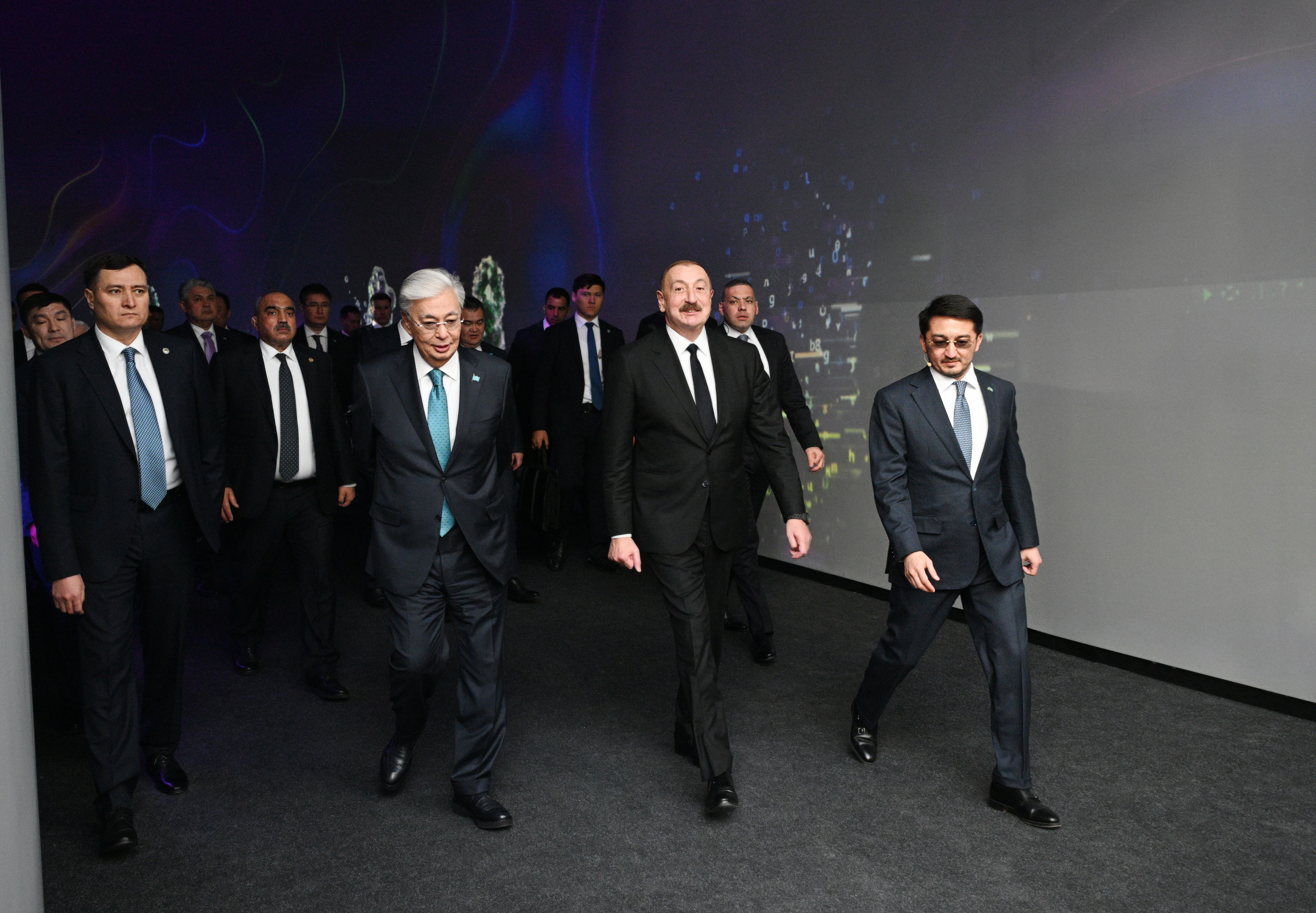 İlham Əliyev və Tokayev Astanada “Alem.ai” Beynəlxalq Süni İntellekt Mərkəzində olublar - Şəkil 5