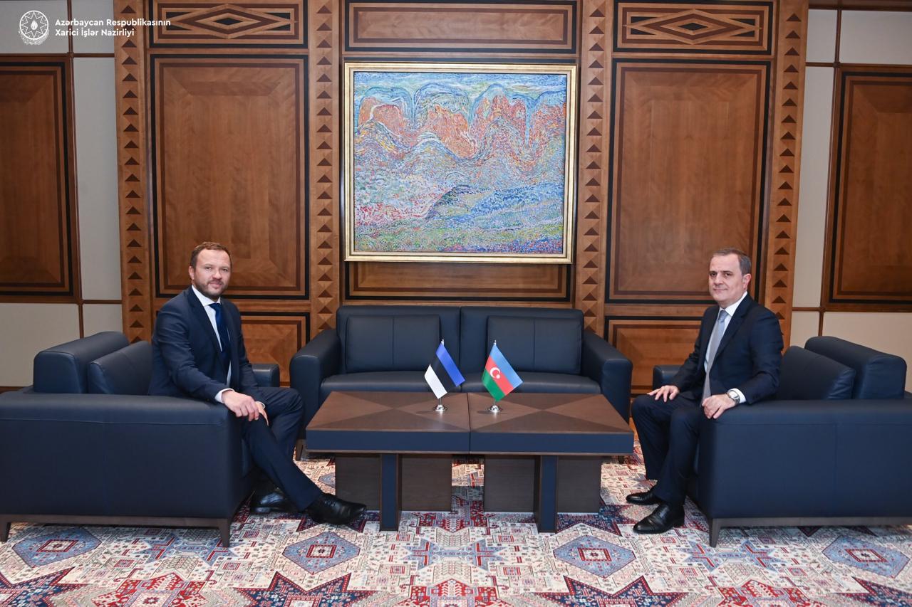 Azərbaycan və Estoniya XİN rəhbərləri görüşüb