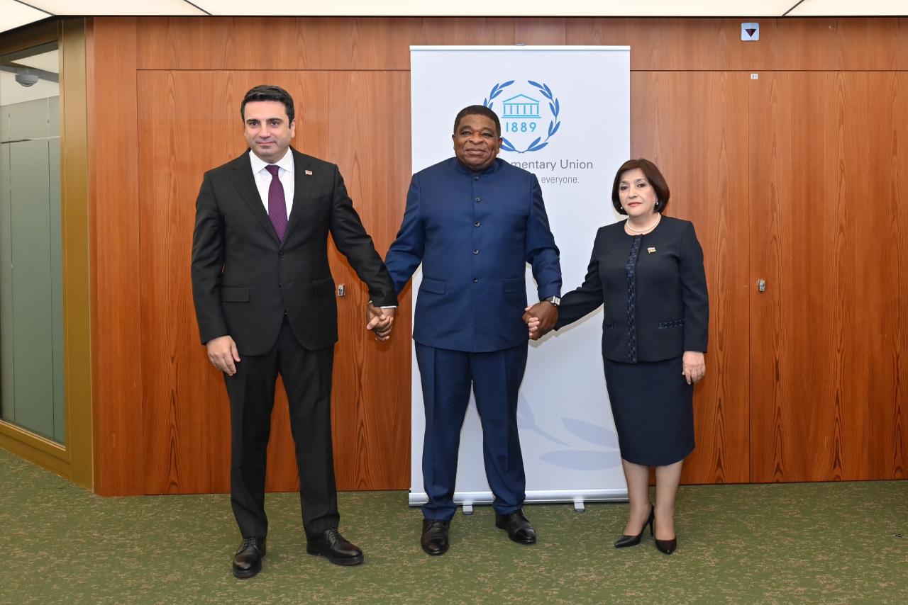 Alen Simonyan Sahibə Qafarova ilə görüşündən danışıb