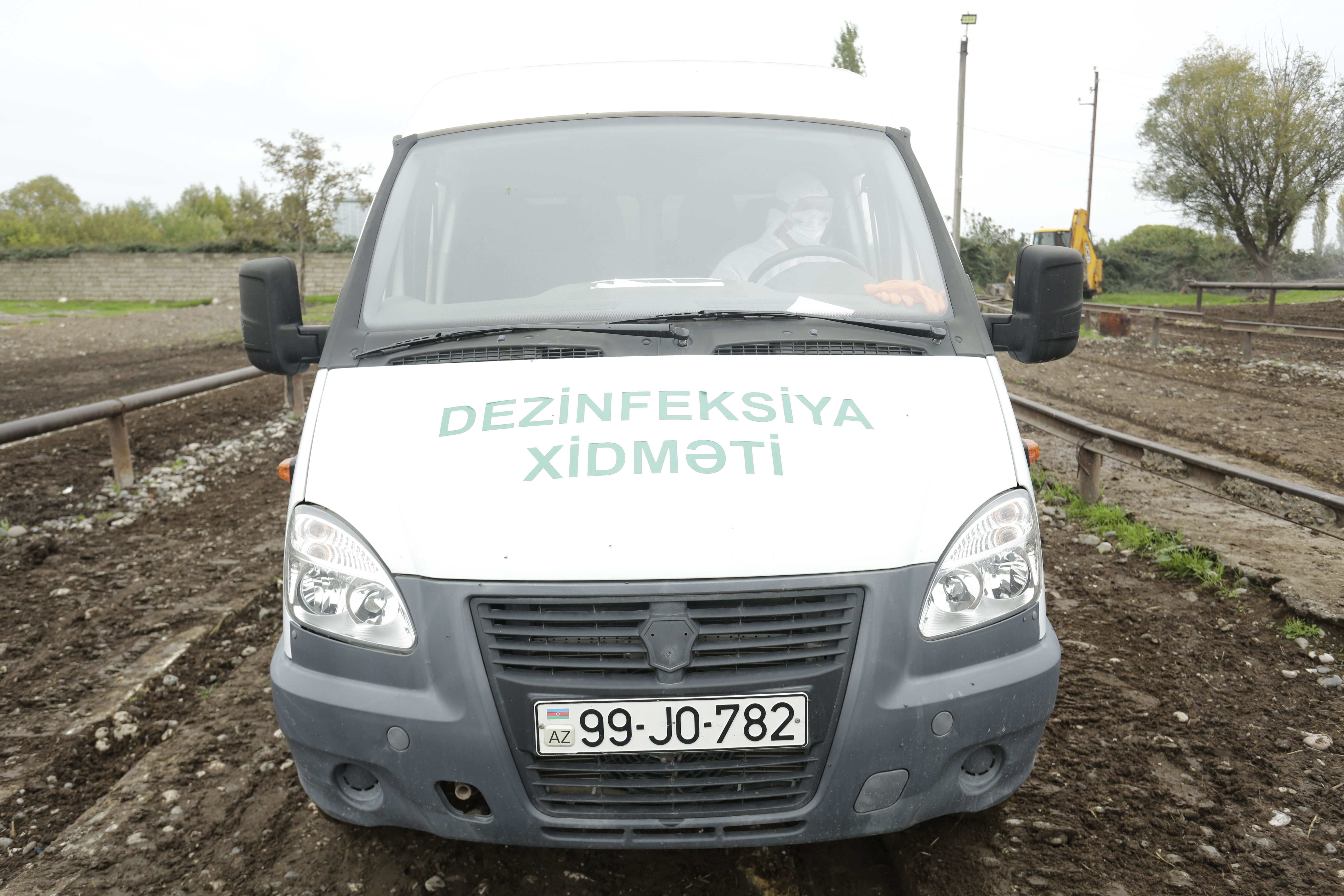 Heyvan bazarlarında dezinfeksiya tədbirlərinə başlanılıb - Şəkil 1