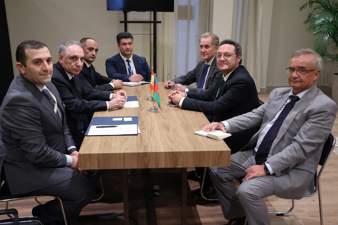 Baş prokuror beynəlxalq tərəfdaşlarla hüquq sahəsində əməkdaşlıq perspektivlərini müzakirə edib - Şəkil 4
