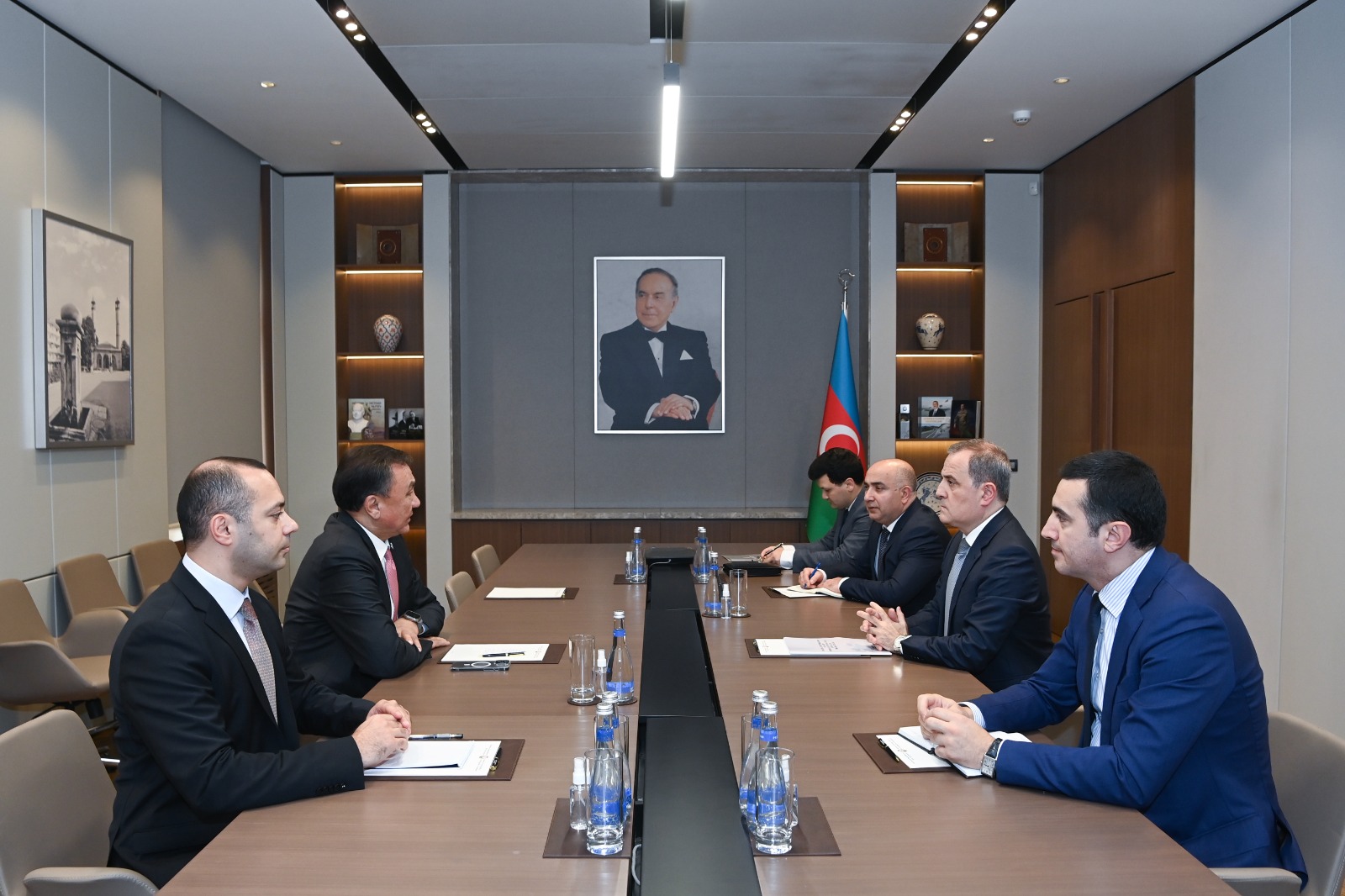 Ceyhun Bayramov TDT baş katibi Kubanıçbek Omuralıyev ilə görüşüb - Şəkil 1