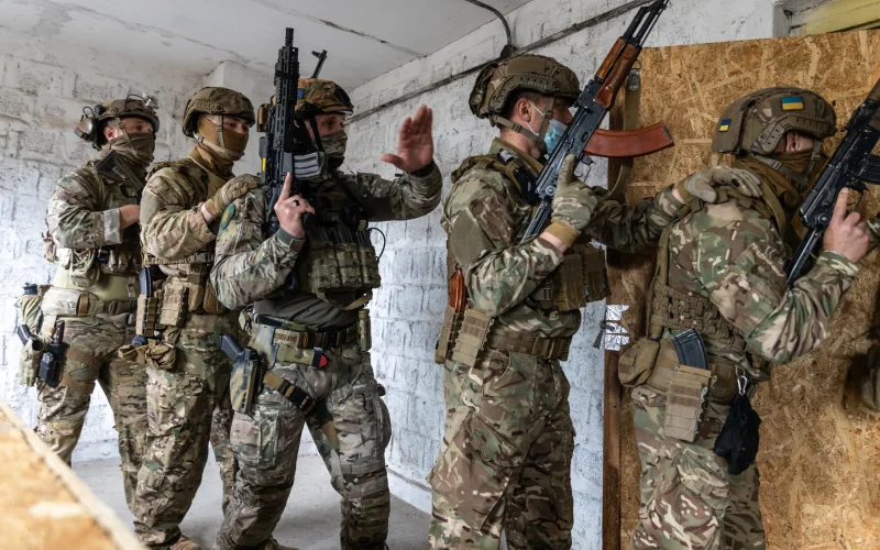 Ukrayna Donetsk vilayətində iki kəndi azad edib