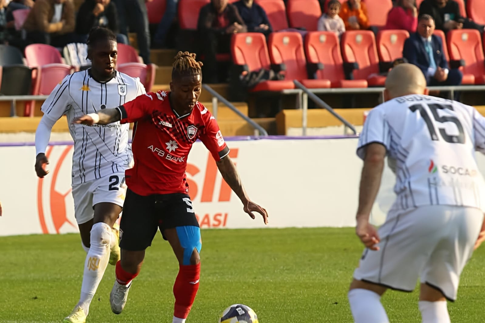 Azərbaycan PL: Abubakar "Neftçi"yə qələbə qazandırdı