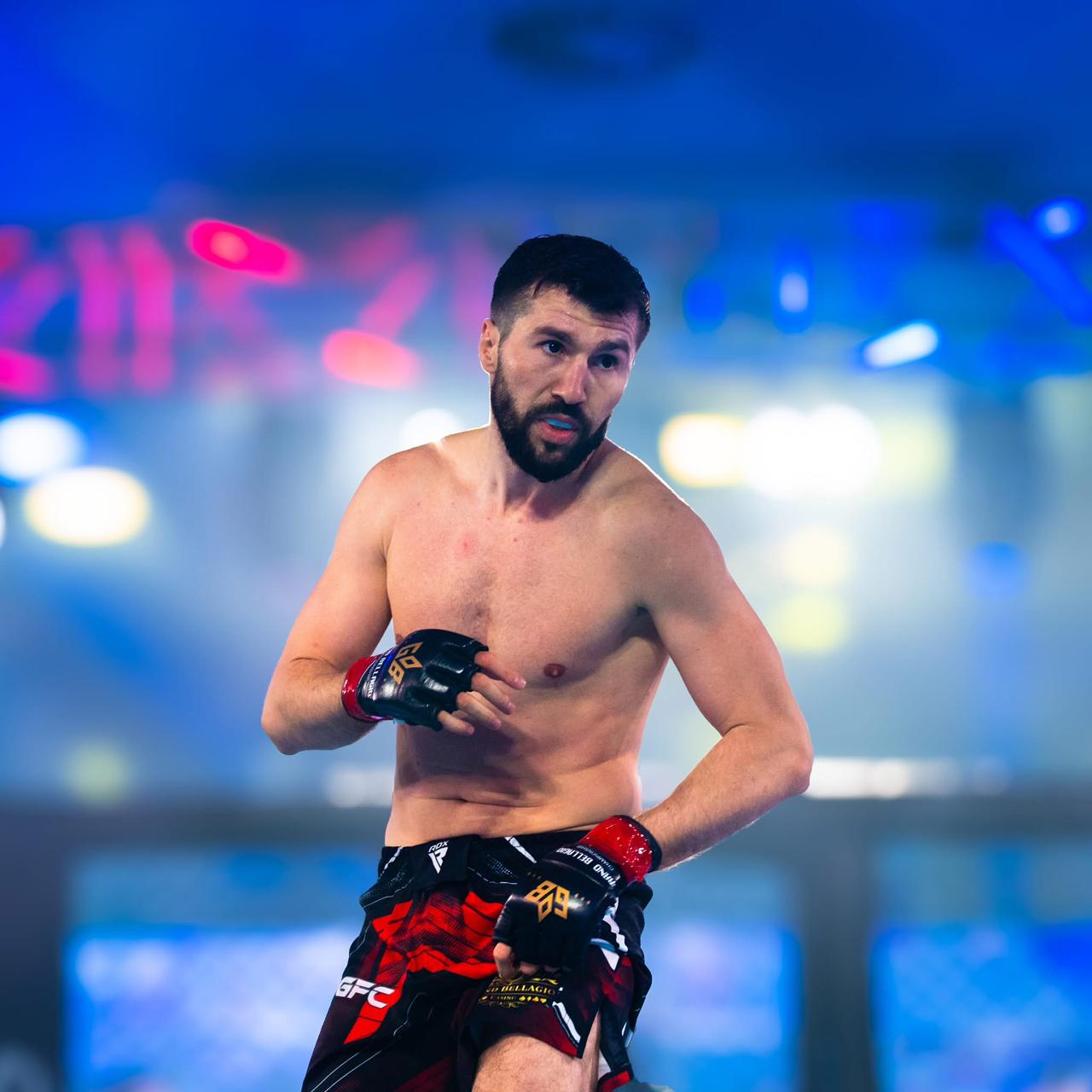 Alim Nəbiyev MMA-də növbəti qələbəsini qazanıb, rəqibini 1-ci raundda nakaut edib