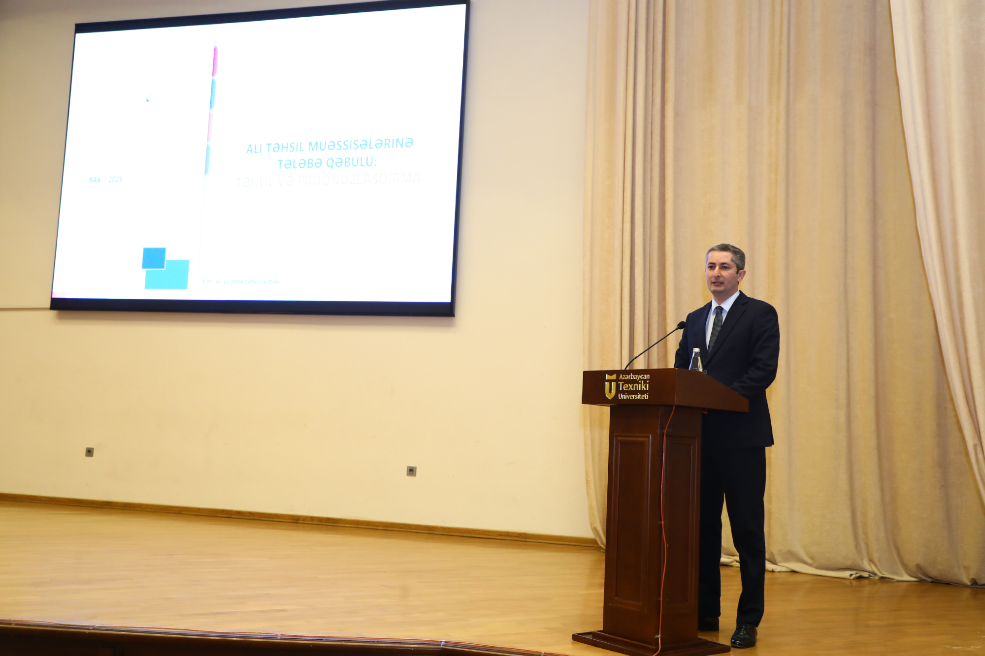 “Ali təhsil müəssisələrinə tələbə qəbulu: təhlil və proqnozlaşdırma” mövzusunda müzakirələr keçirilib - Şəkil 3