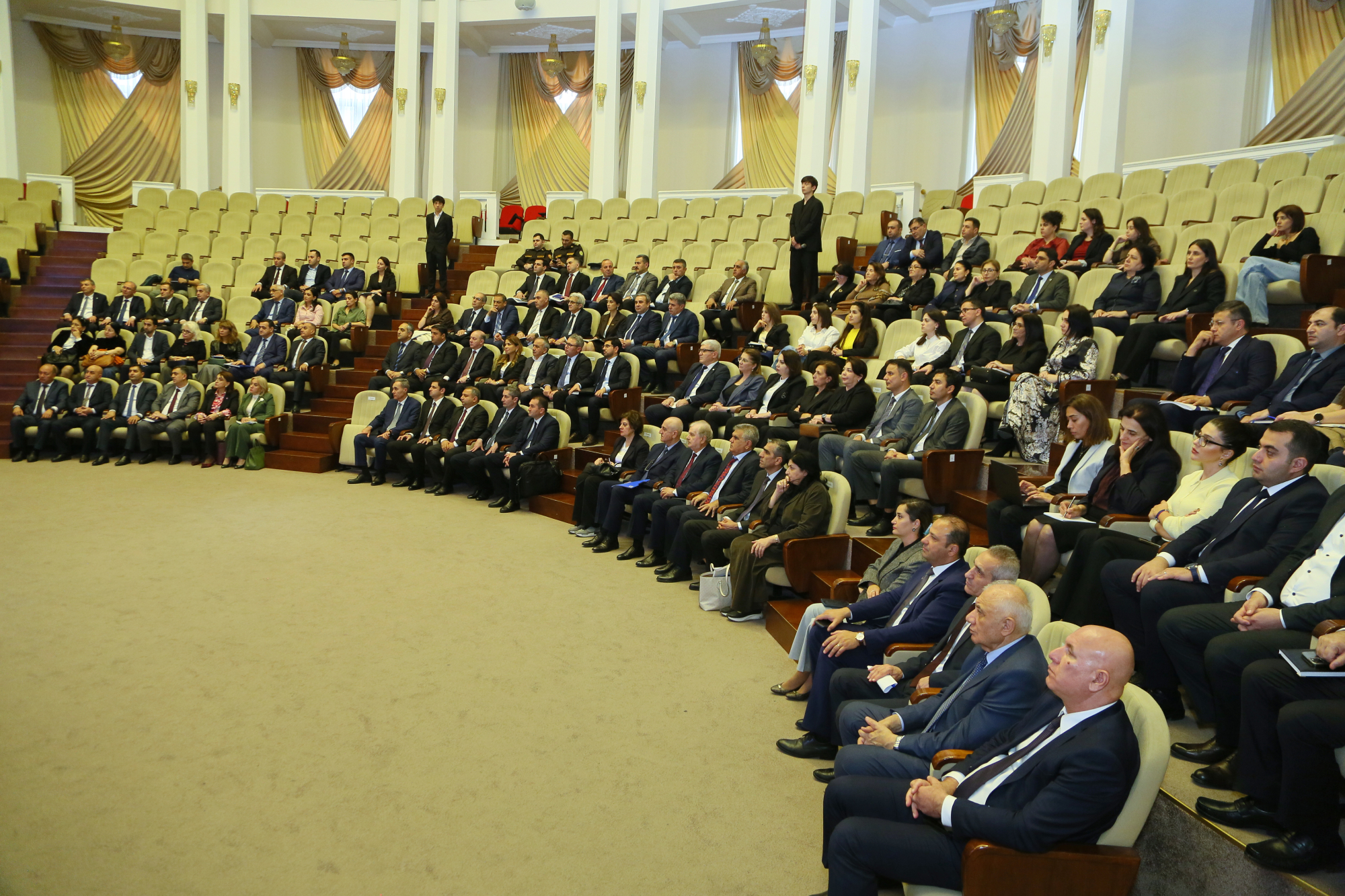“Ali təhsil müəssisələrinə tələbə qəbulu: təhlil və proqnozlaşdırma” mövzusunda müzakirələr keçirilib - Şəkil 5