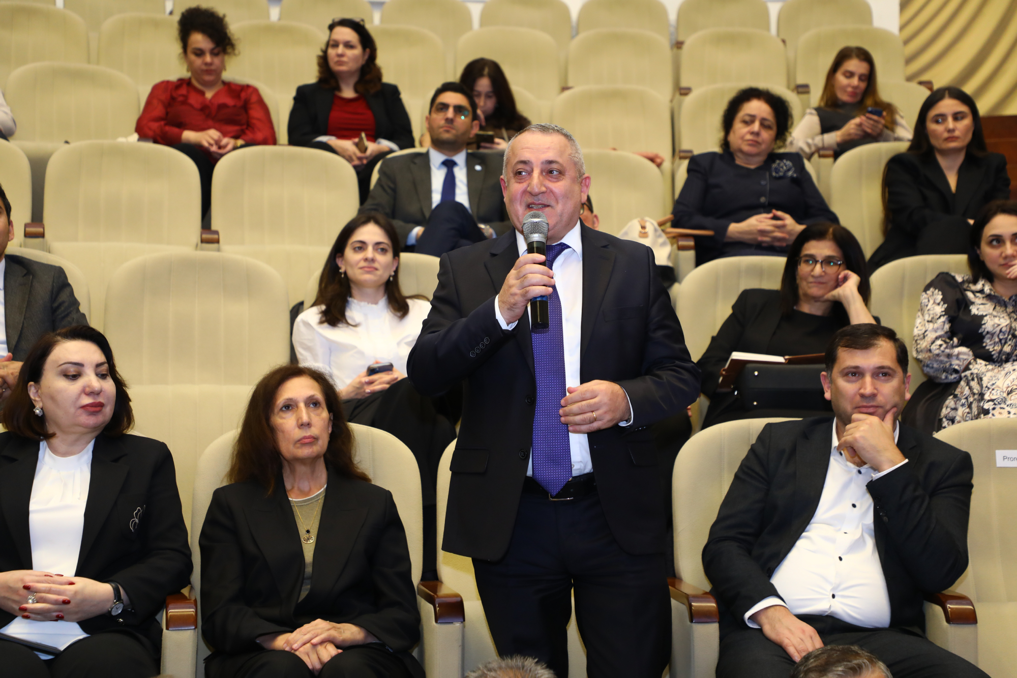 “Ali təhsil müəssisələrinə tələbə qəbulu: təhlil və proqnozlaşdırma” mövzusunda müzakirələr keçirilib - Şəkil 15