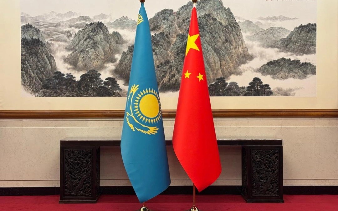 Qazaxıstan XİN rəhbəri Çinə rəsmi səfər edib