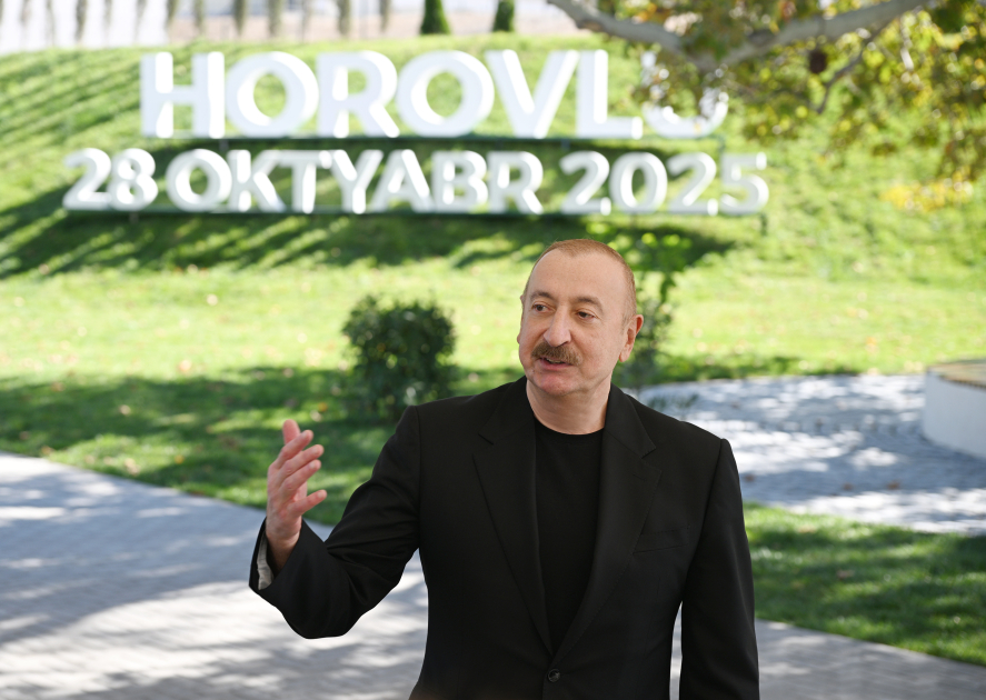 İlham Əliyev Cəbrayıl rayonunun Horovlu kəndinin sakinlərinə mənzillərin açarlarını təqdim edib - YENİLƏNİB - Şəkil 5