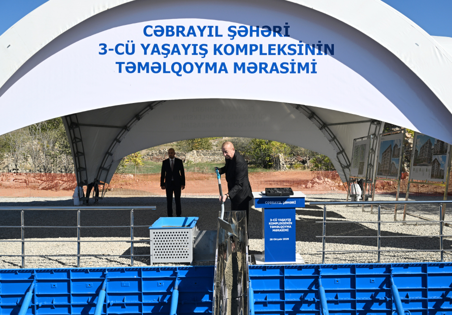 Cəbrayıl şəhərində ikinci və üçüncü yaşayış komplekslərinin təməli qoyulub - Şəkil 3