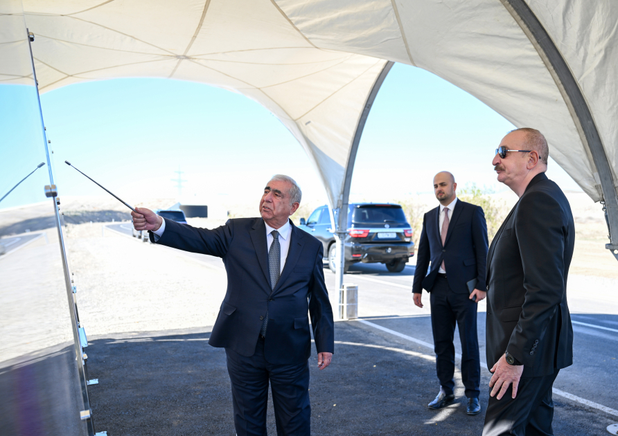 İlham Əliyev Cəbrayıl rayonunda “Şəfəq” Günəş Elektrik Stansiyasına gedən avtomobil yolunun açılışında iştirak edib - Şəkil 2