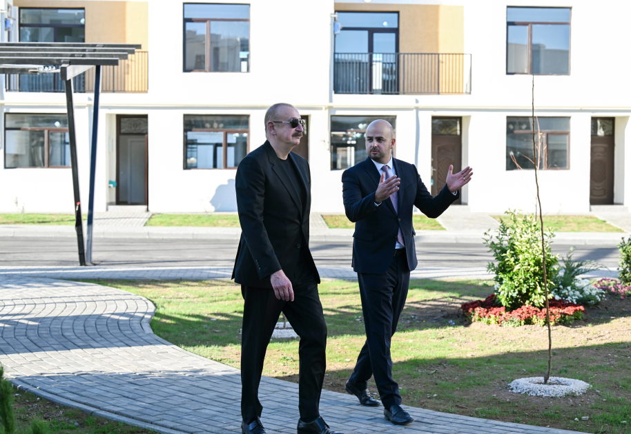 Prezident İlham Əliyev Zəngilan şəhərində 104 mənzilli yaşayış kompleksində görülmüş işlərlə tanış olub - Şəkil 1