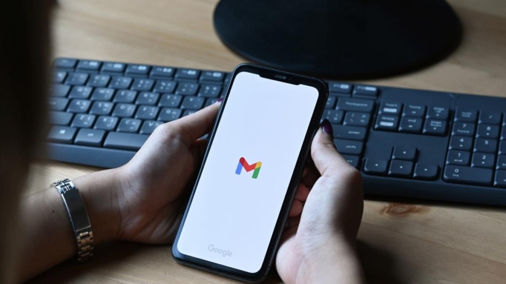 “Gmail”in 183 milyon istifadəçisinin parolu ələ keçirilib