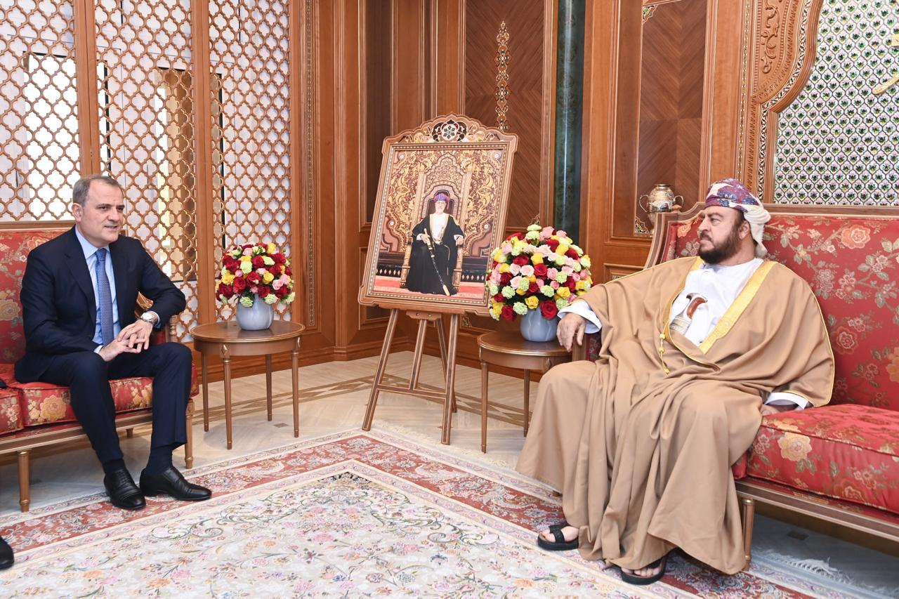 Ceyhun Bayramov Seyyid Əsəd bin Tariq əl-Səid ilə görüşüb - Şəkil 1