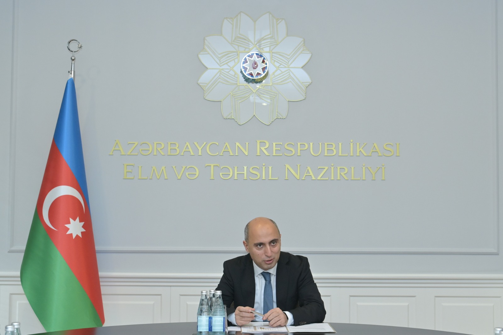 Emin Əmrullayev III “Maarifçi” tələbə-məzun təcrübə proqramının iştirakçıları ilə görüşüb - Şəkil 2