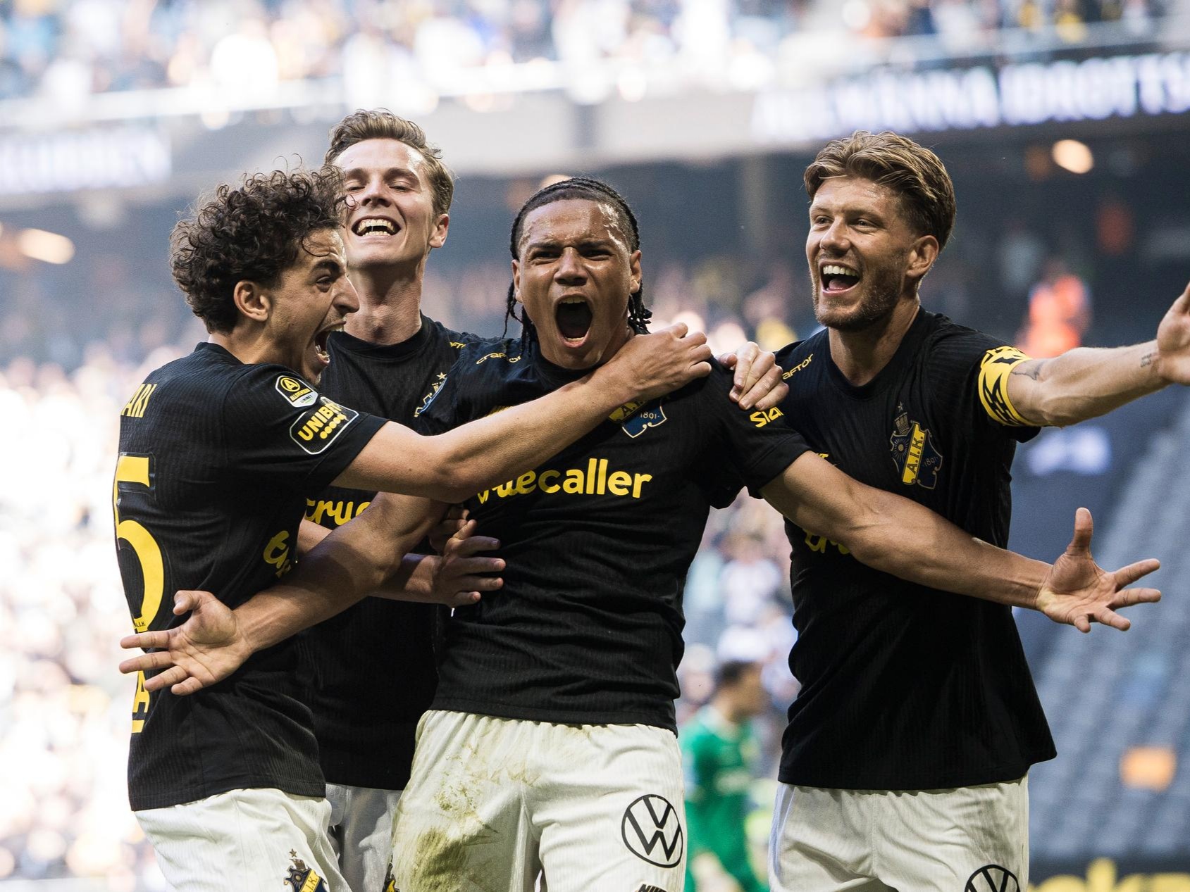 "Mançester Yunayted" 16 yaşlı isveçli hücumcunu transfer etməyə hazırlaşır