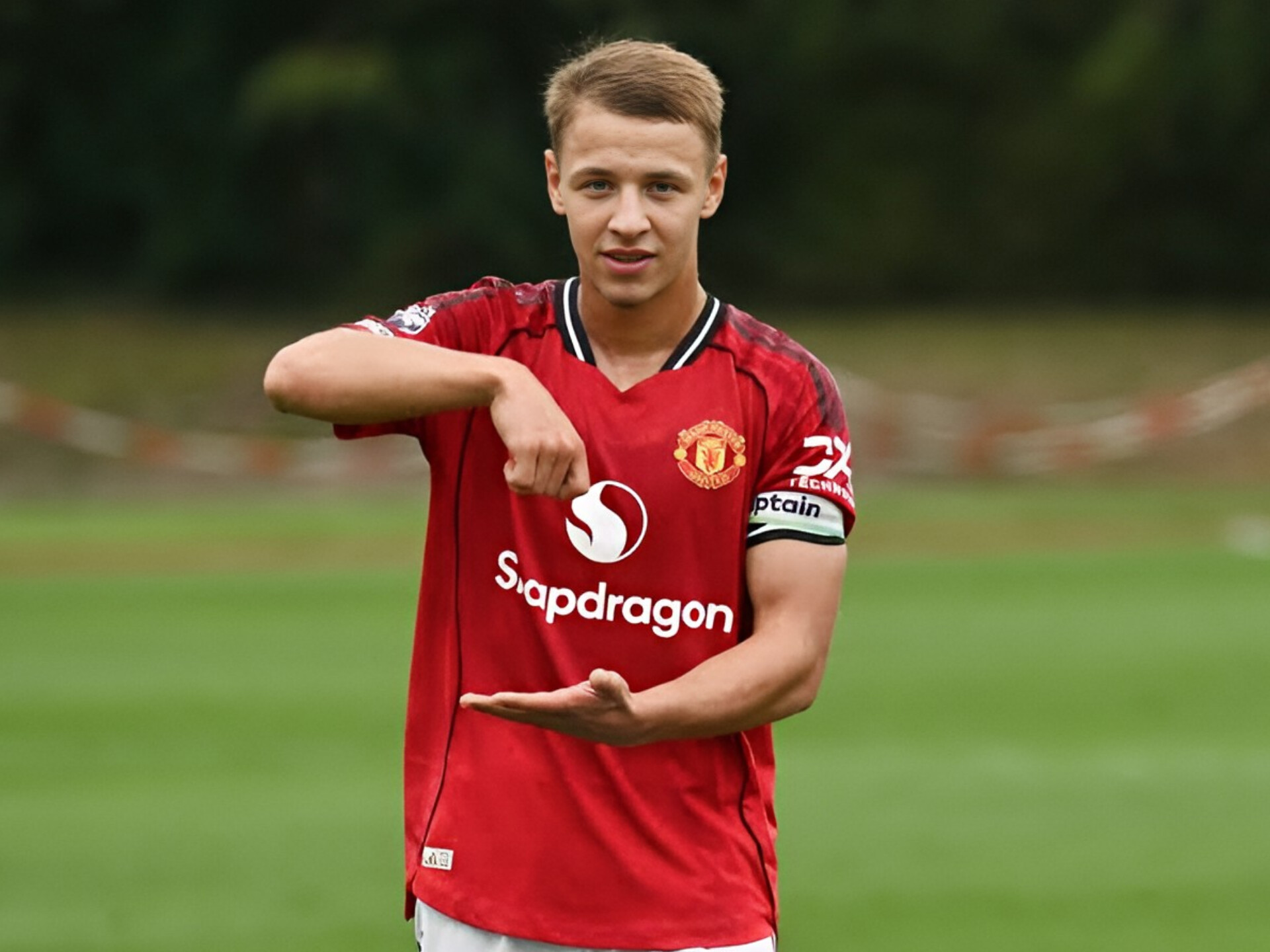 "Mançester Yunayted"in futbolçusu Əmir İbrahimov Rusiya vətəndaşlığına keçib 