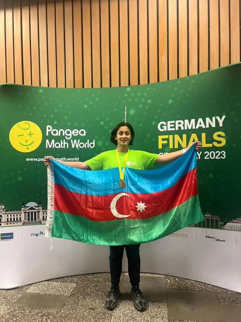 Azərbaycanlı məktəblinin həmmüəllifi olduğu təqdiqat beynəlxalq konfransda  - Şəkil 3