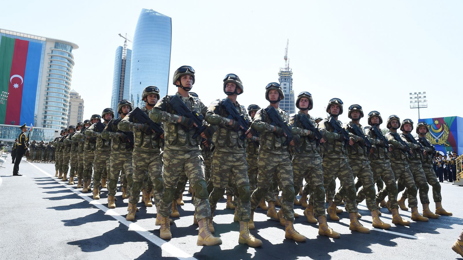 Hərbi və xüsusi rütbəlilərə güzəştli pensiya qaydası təsdiqlənib