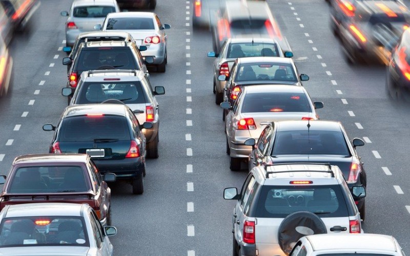 MM "Avtomobil nəqliyyatı haqqında" qanuna dəyişiklikləri son oxunuşda qəbul edib