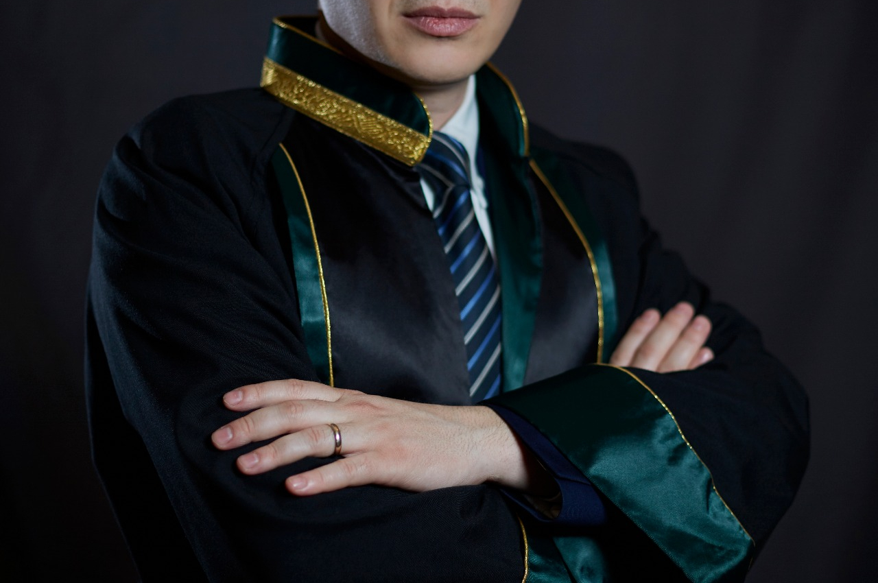 Vəkillərin fəaliyyəti ilə bağlı qanunvericiliyə çoxsaylı dəyişikliklər son oxunuşda qəbul edilib