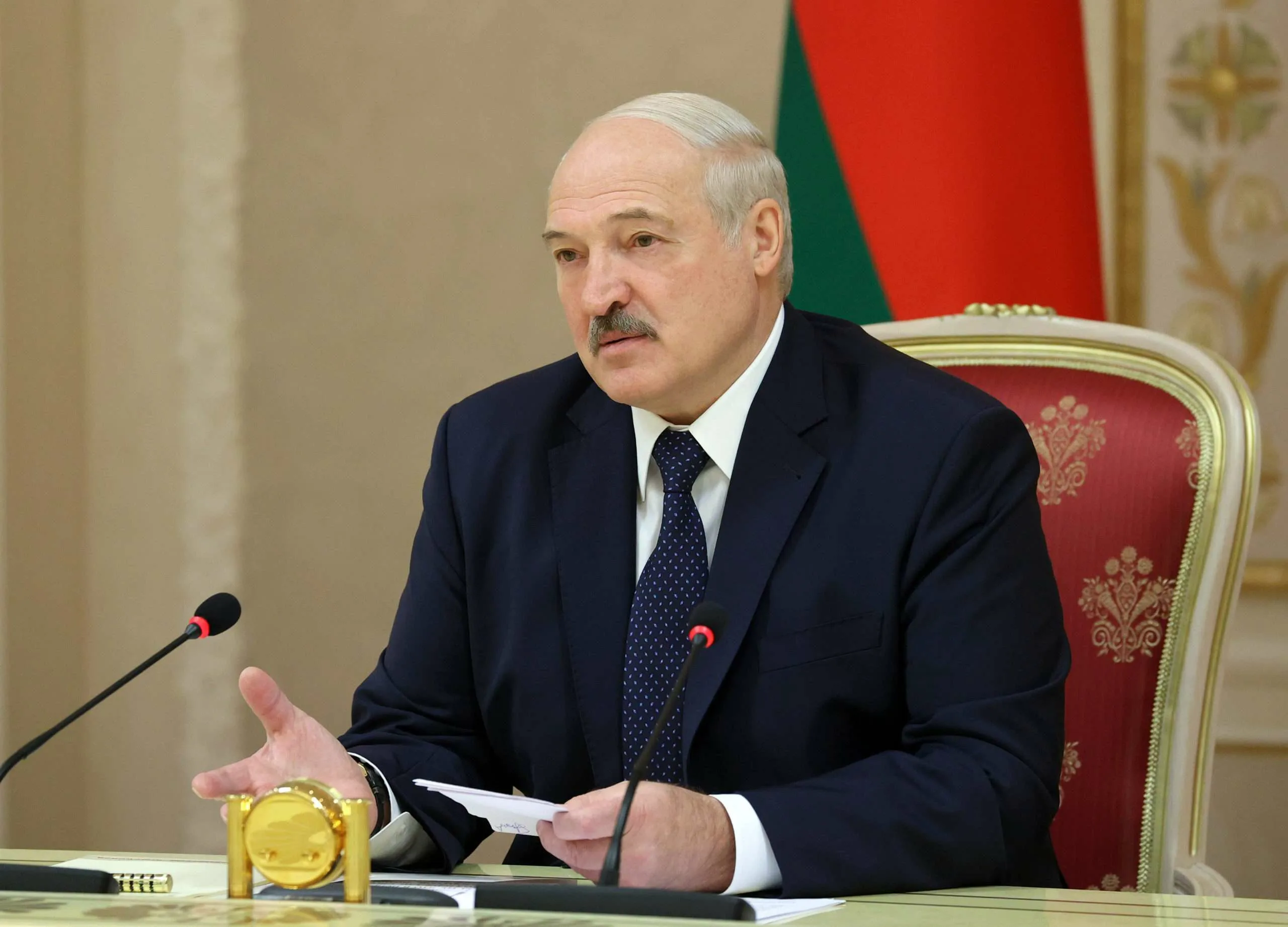 Lukaşenko: Xarici təcavüz olmasa, Belarus müharibəyə qarışmayacaq