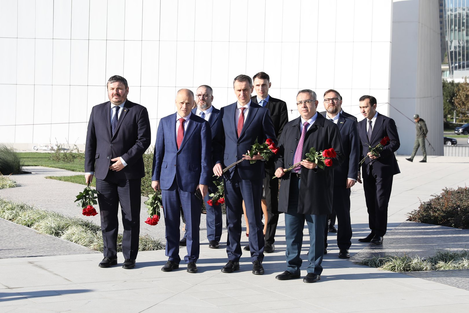 Ukraynanın səhiyyə naziri Fəxri Xiyabanı, Şəhidlər Xiyabanını və Zəfər Parkını ziyarət edib - Şəkil 3