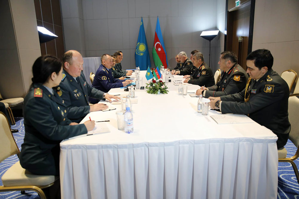 Qazaxıstan və Azərbaycan Müdafiə nazirlikləri arasında 2026-cı il üçün hərbi əməkdaşlıq planı imzalanıb - Şəkil 3