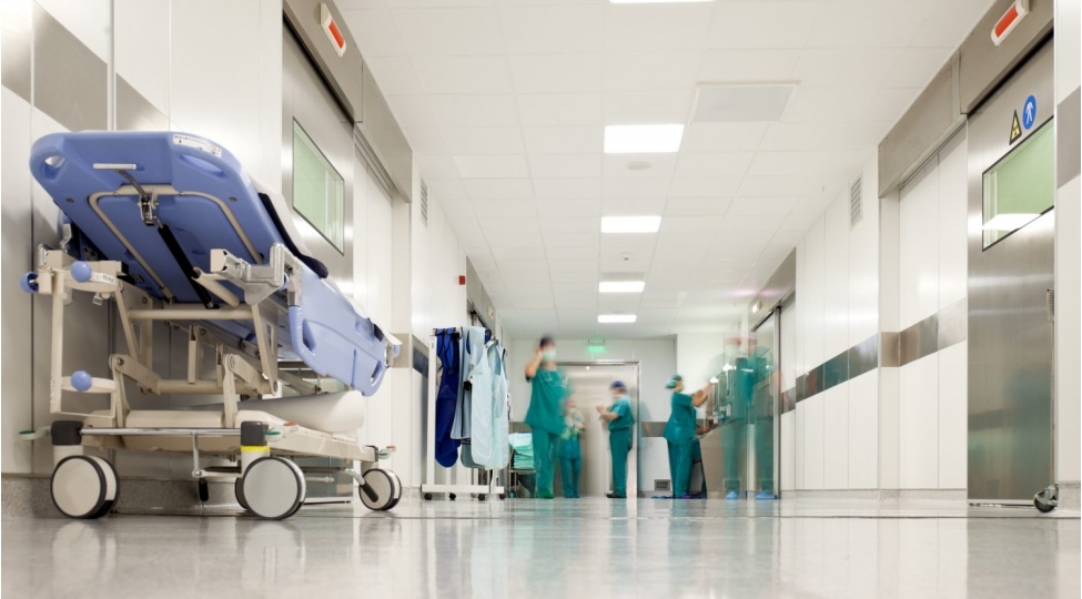 Sosial şəbəkələrdə görüntüləri yayılan həkimə töhmət verilib