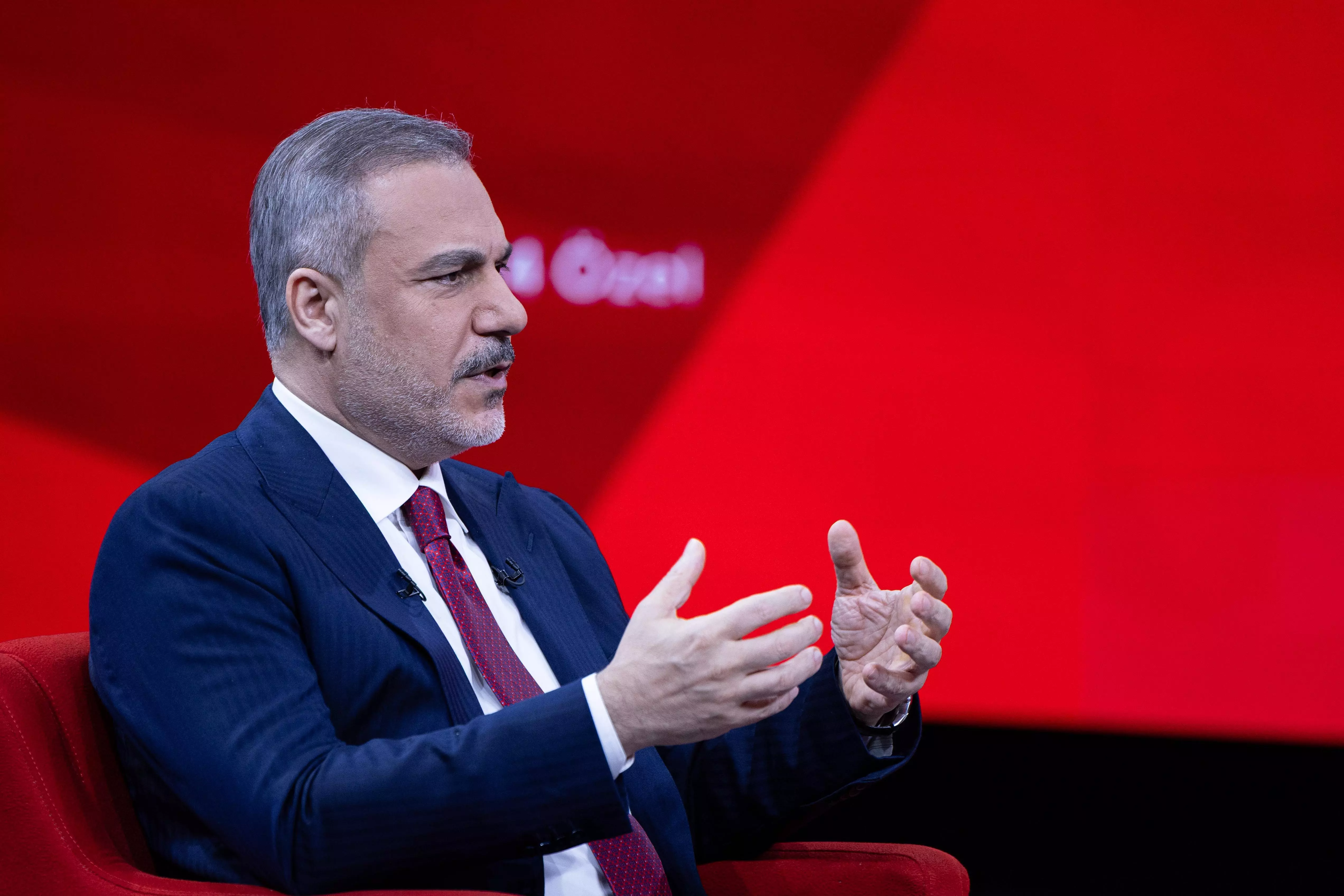 Hakan Fidan: "Rusiya və Ukrayna liderlərini İstanbulda qəbul etməyə hazırıq" 