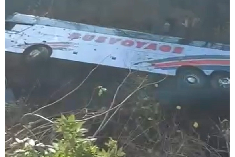 Ermənistanda sərnişin avtobusu dərəyə aşıb - YENİLƏNİB