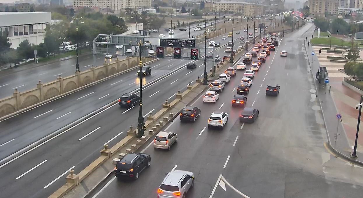 Bakıda hazırda sıxlıq müşahidə olunan yollar açıqlanıb 
