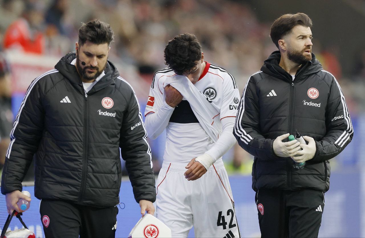 "Ayntraxt"ın hücumçusu sıradan çıxdı 