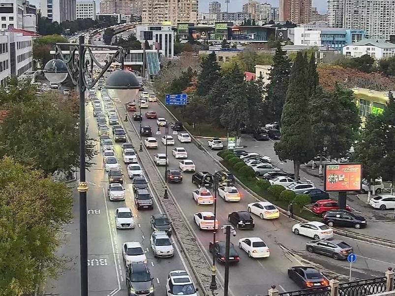 Bakıda hazırda sıxlıq müşahidə olunan yollar açıqlanıb 