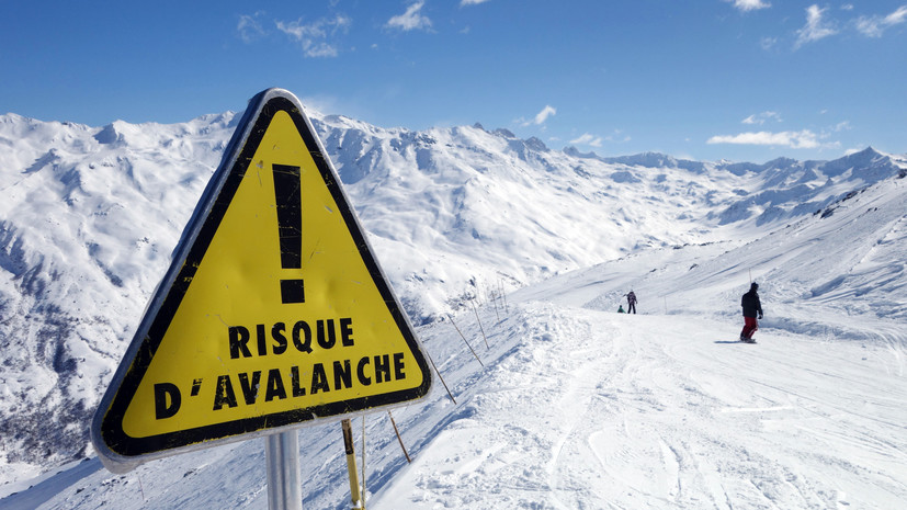 Napalda qar uçqunu nəticəsində 15 nəfər itkin düşüb