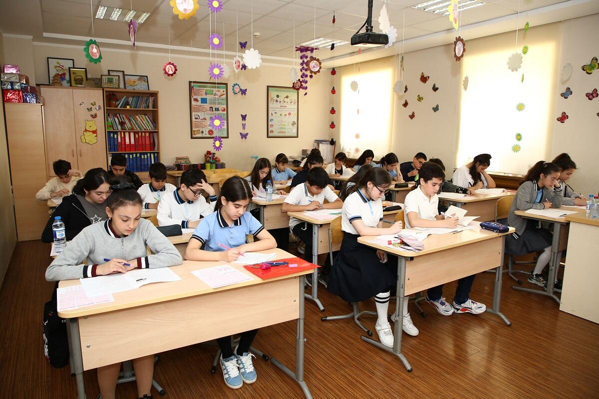 10-cu siniflərə qeydiyyat üçün gecikənlərin qəbul vaxtı uzadılıb