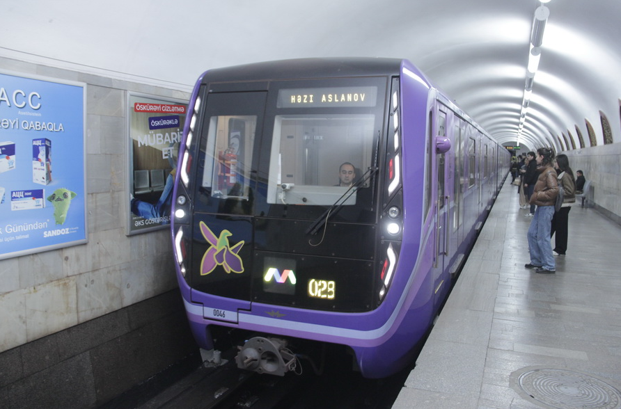 Bakı metrosu gecə 01:00-a qədər açıq olacaq