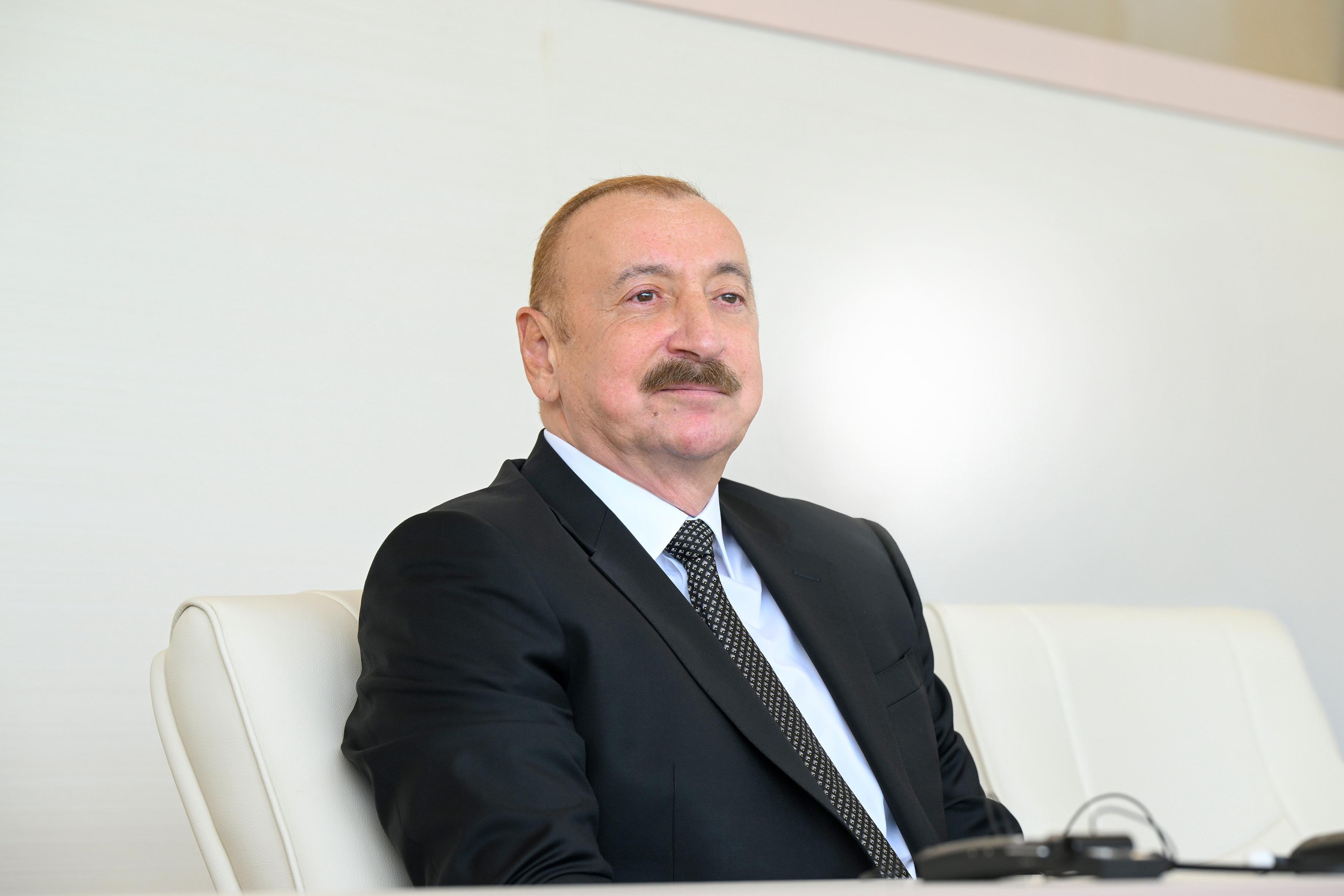 İlham Əliyev hərbi paradla bağlı paylaşım edib