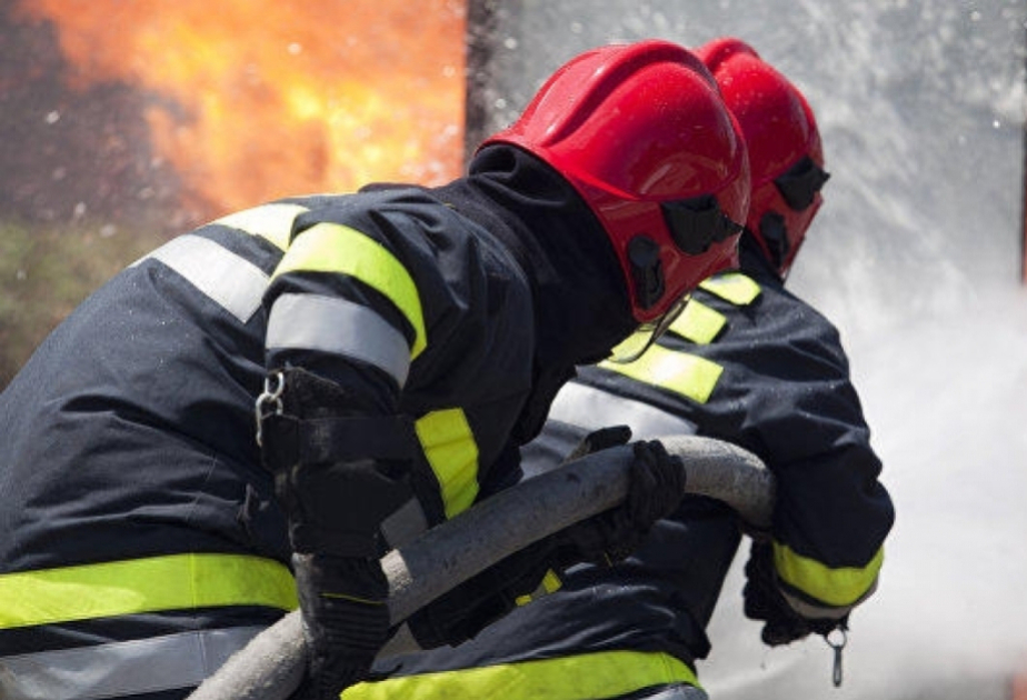 Bakıda marketdə yanğın olub