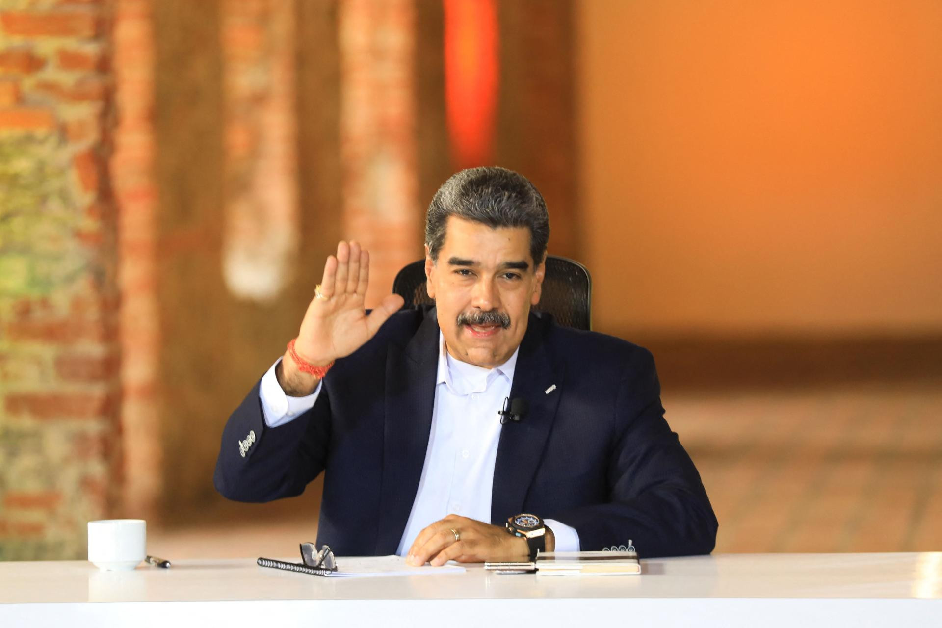 Maduro Venesuelanın hərtərəfli müdafiəsi haqqında qanunu təsdiqləyib