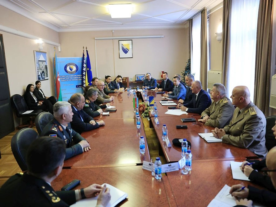 Azərbaycan ilə Bosniya və Herseqovina arasında hərbi əməkdaşlıq məsələləri müzakirə olunub